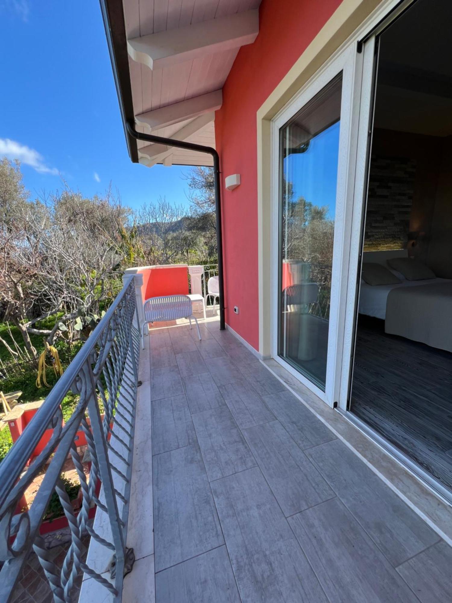 Отель Borgo Di Santa Barbara Санта-Доменика Экстерьер фото