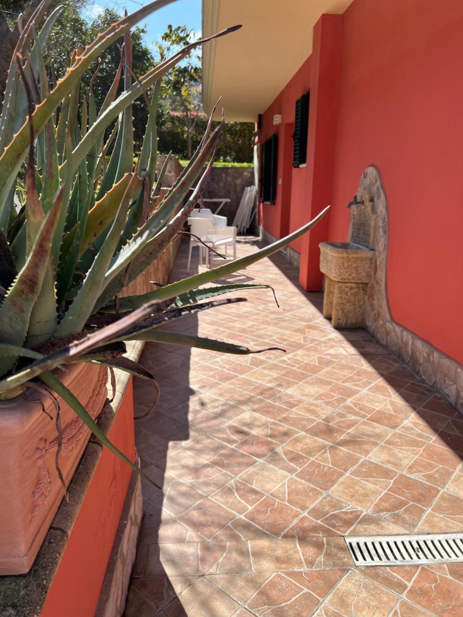 Отель Borgo Di Santa Barbara Санта-Доменика Экстерьер фото