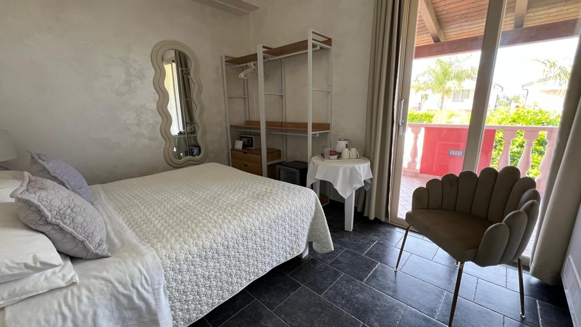 Отель Borgo Di Santa Barbara Санта-Доменика Экстерьер фото